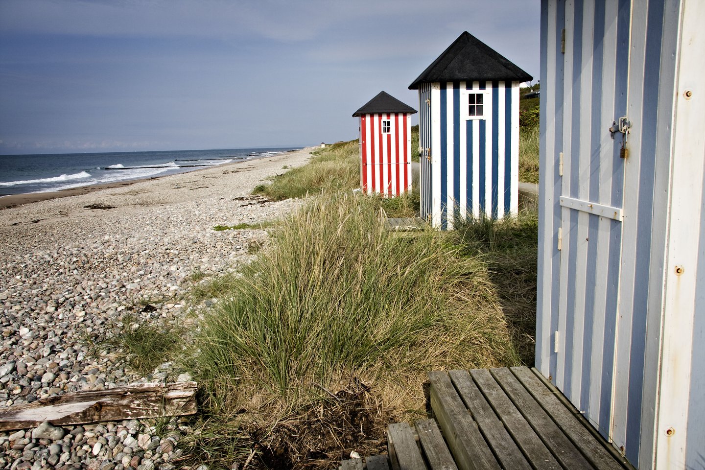 Fina små badhytter i Rågeleje på Nordsjälland