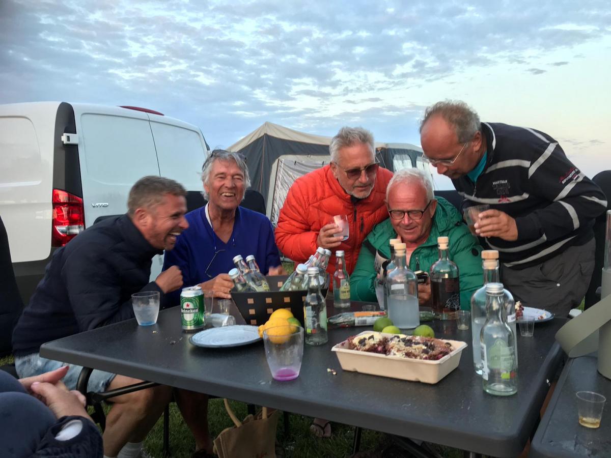 Gin proeven bij 'Love for the Campsite'
