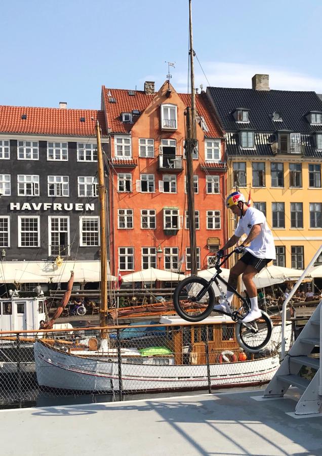 Red Bull BMX Kiss Kyle at Nyhavn