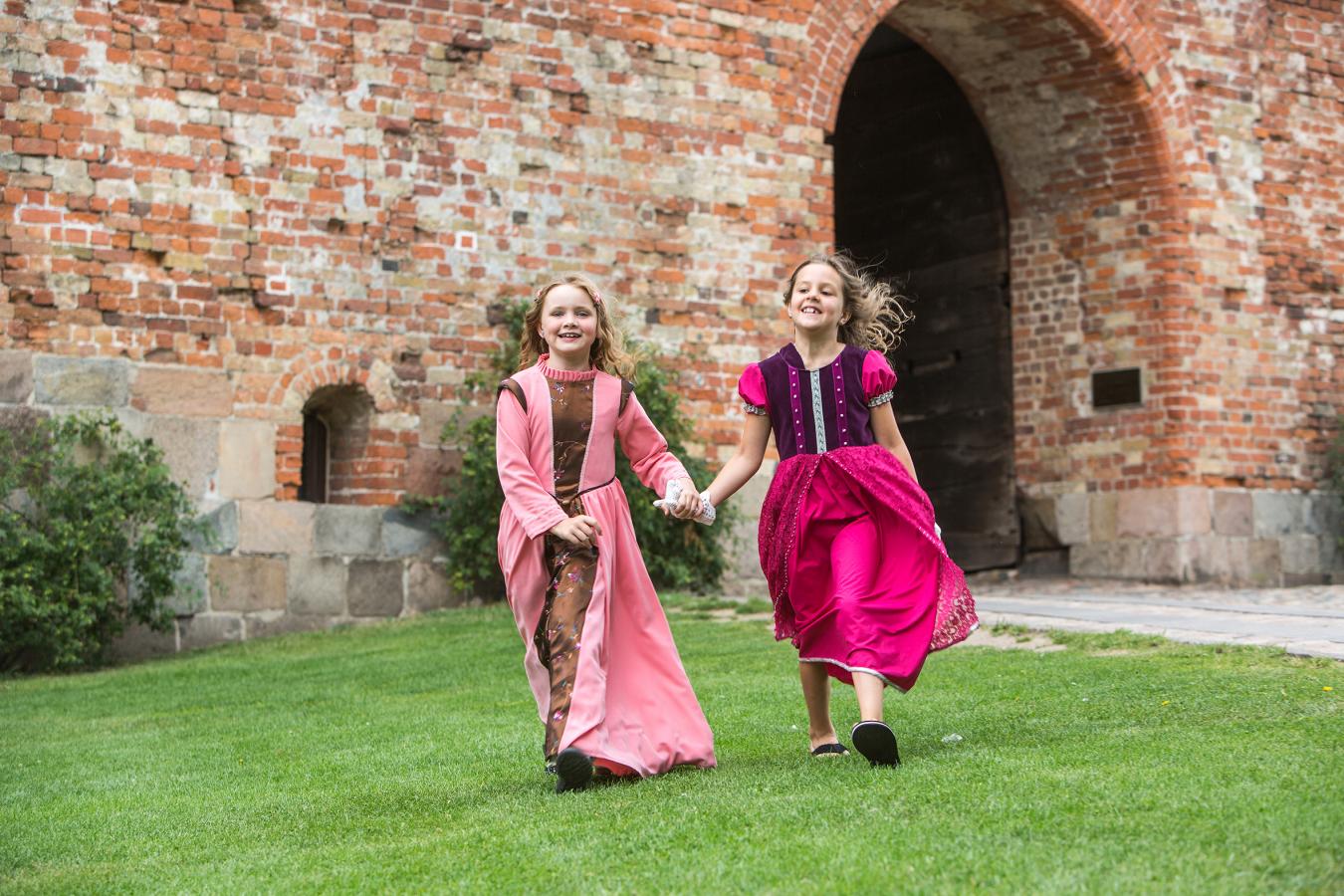 Mädchen verkleidet im Königsschloss Koldinghus