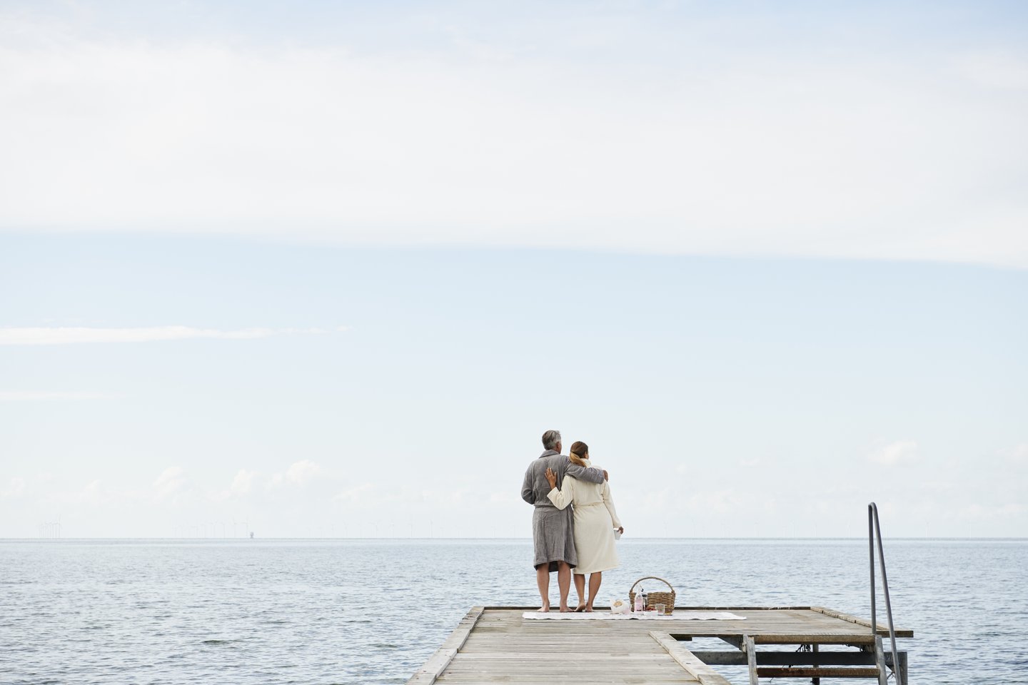 Par på badbro i Nysted i Danmark