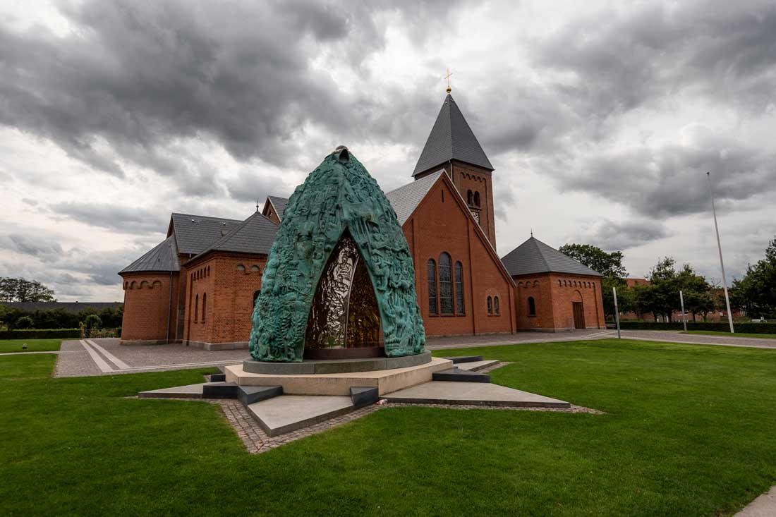 Ikast - Riv dette tempel ned