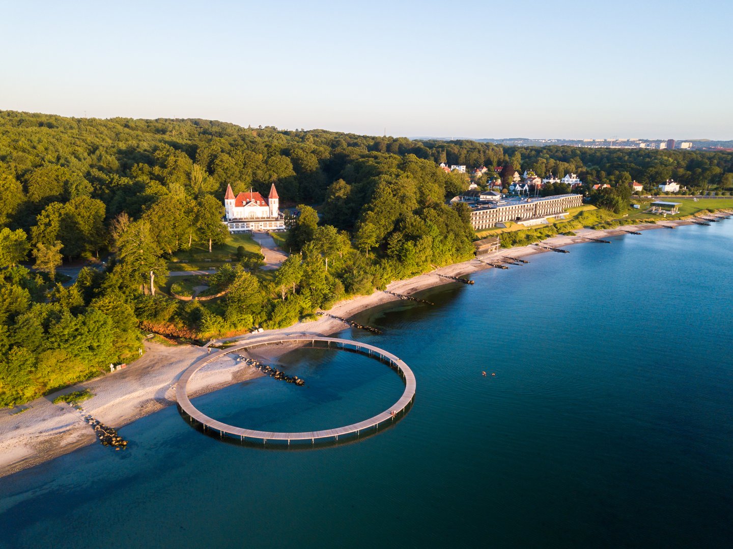 Die Unendliche Brücke bei Aarhus in Dänemark