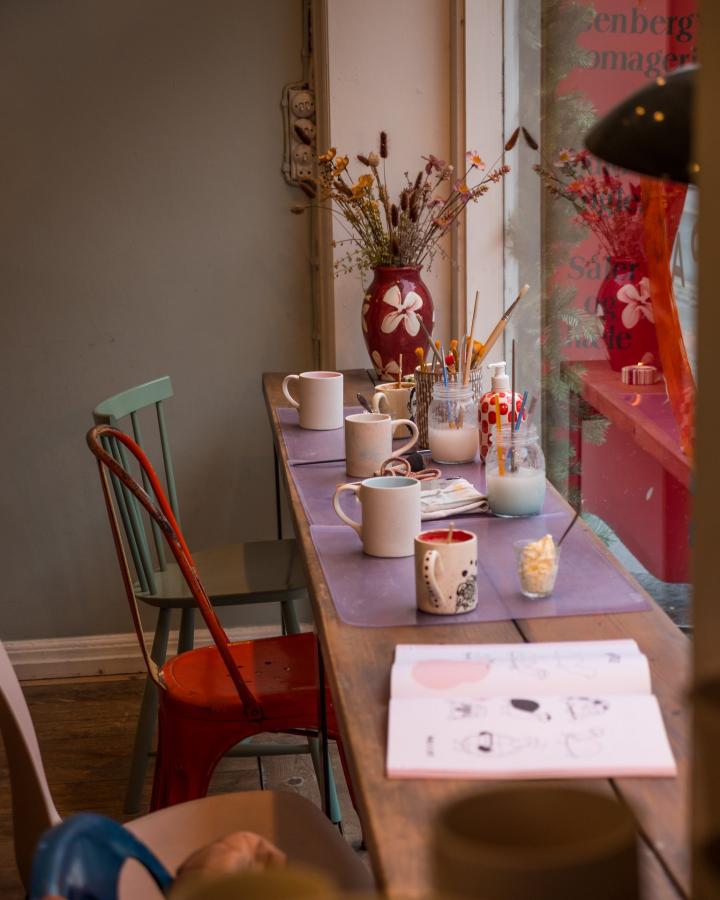 Paint your own ceramics, Creative Space