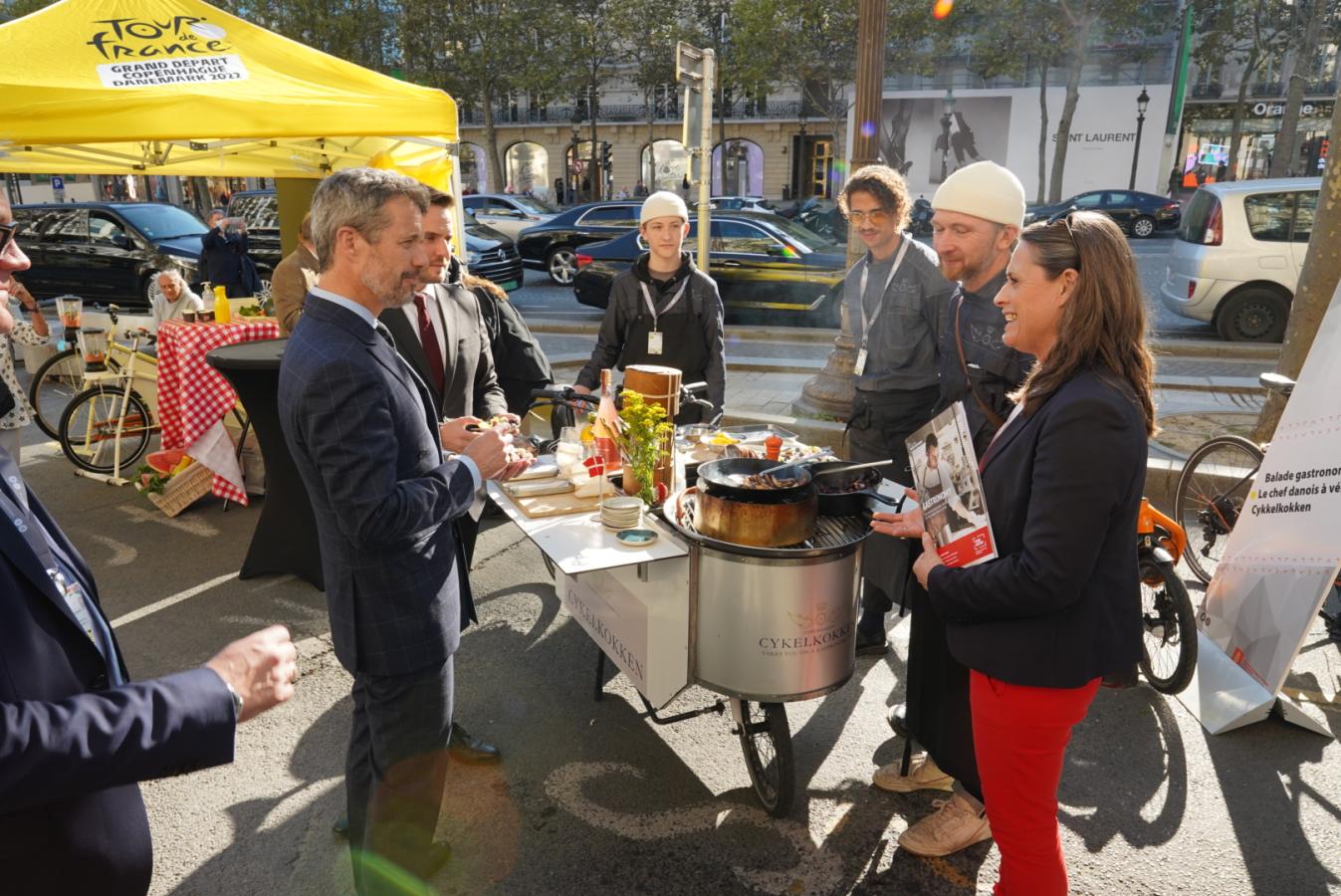 cykelkokken ved event i Paris ifm Tour de France rutepræsentation 