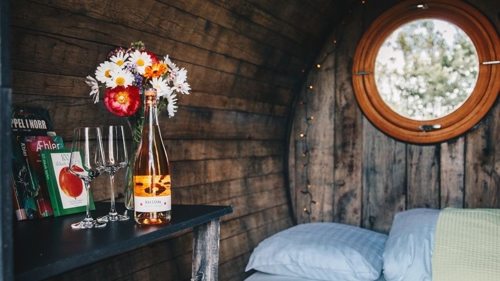 Glamping in a wine barrell at Cold Hand Winery in Randers