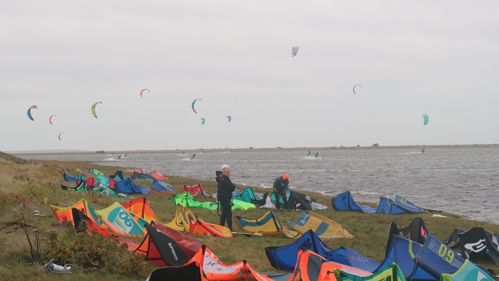 kitesurfere ved stokken, Læsø, Danmark