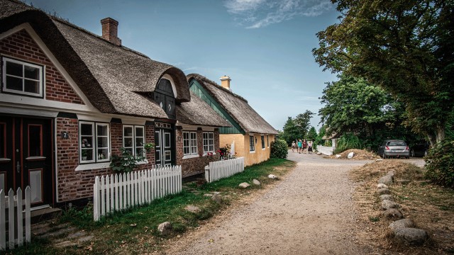 Bilde av hus med stråtak på Fanø i Danmark