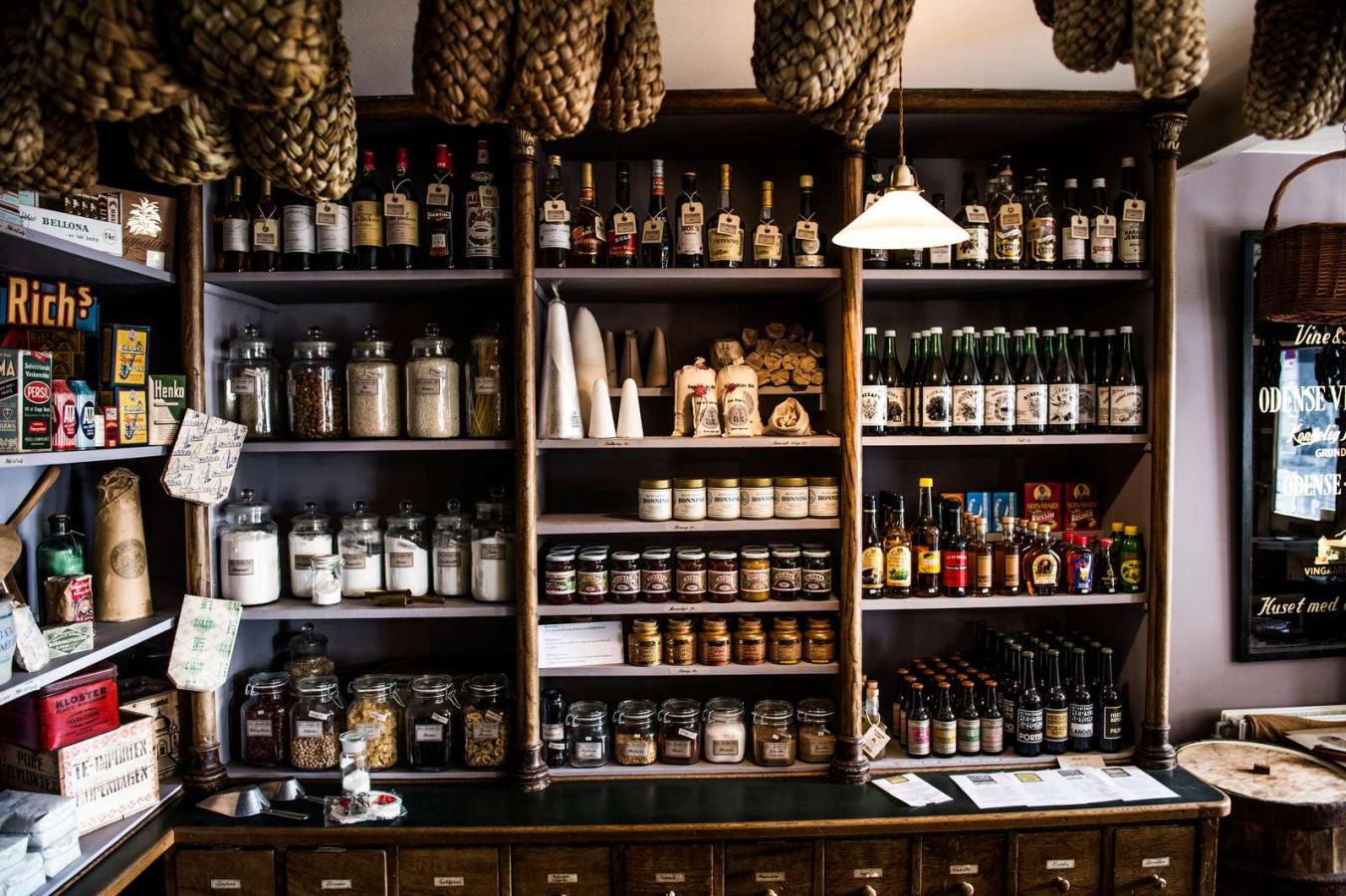 Lützhøfts Købmandsgård sett innenfra, Roskilde, Fjordlandet, Danmark