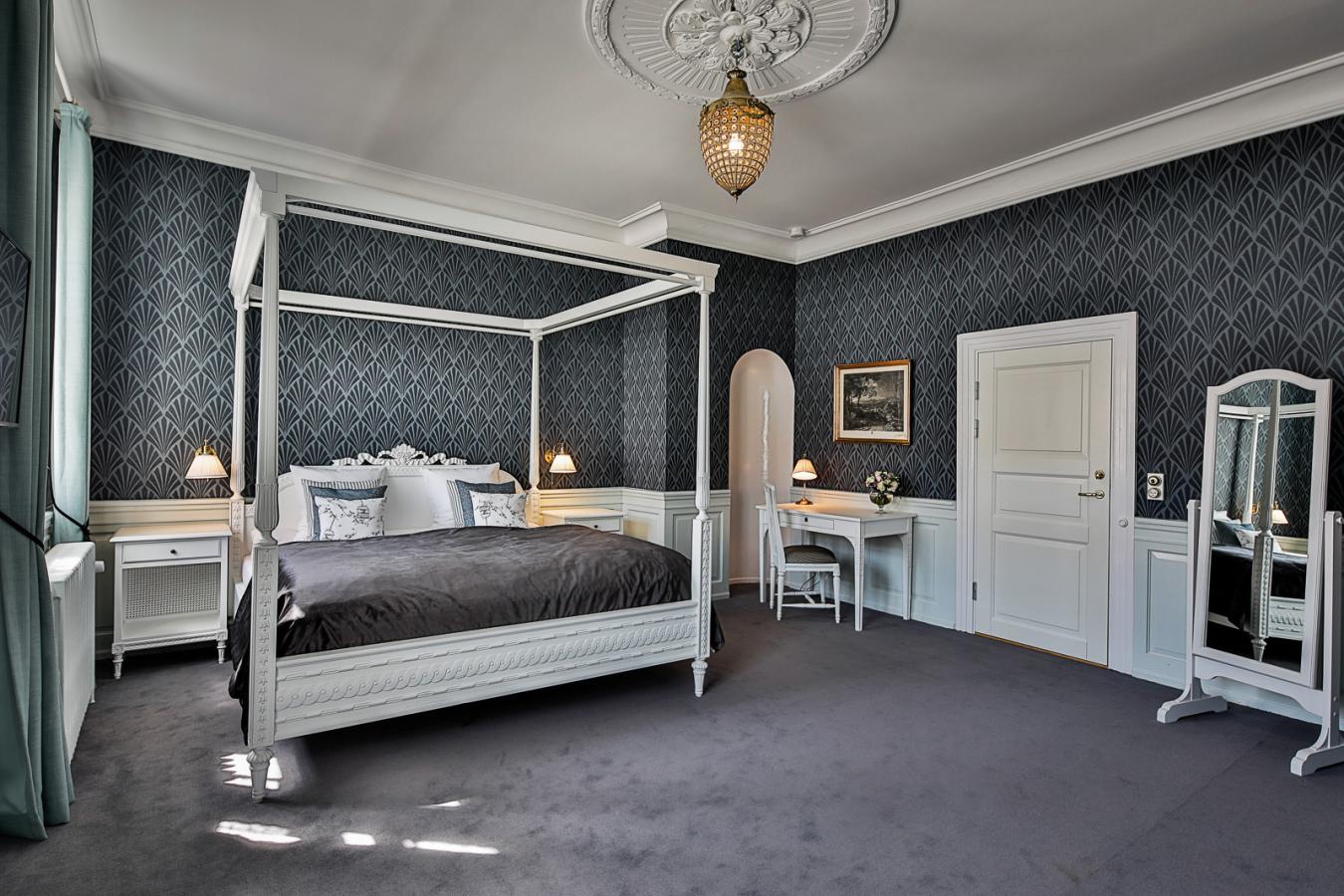 Et soverom inne i Kragerup Gods, Vestsjælland, Danmark