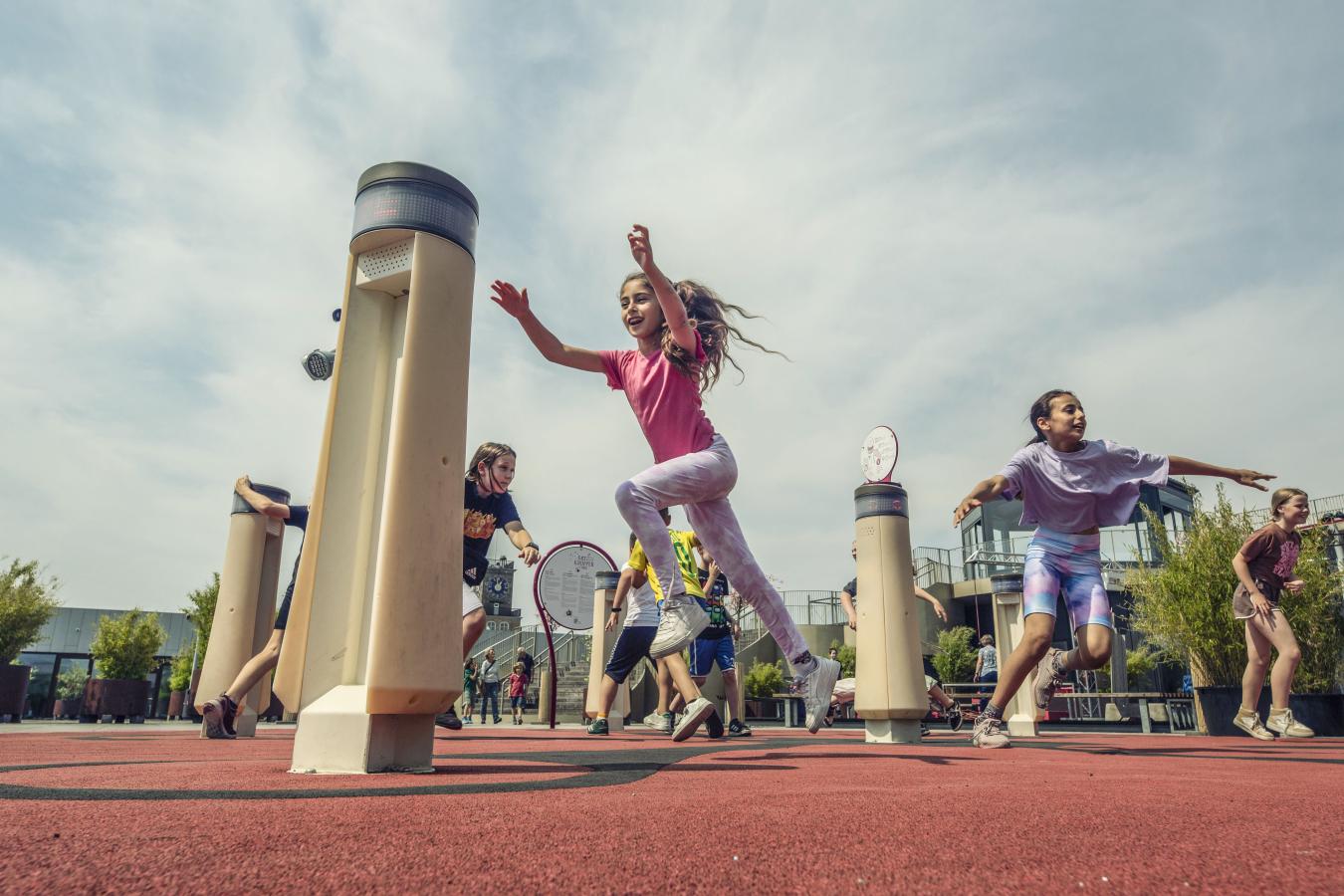 Children playing outside the Experimentarium Copenhagen