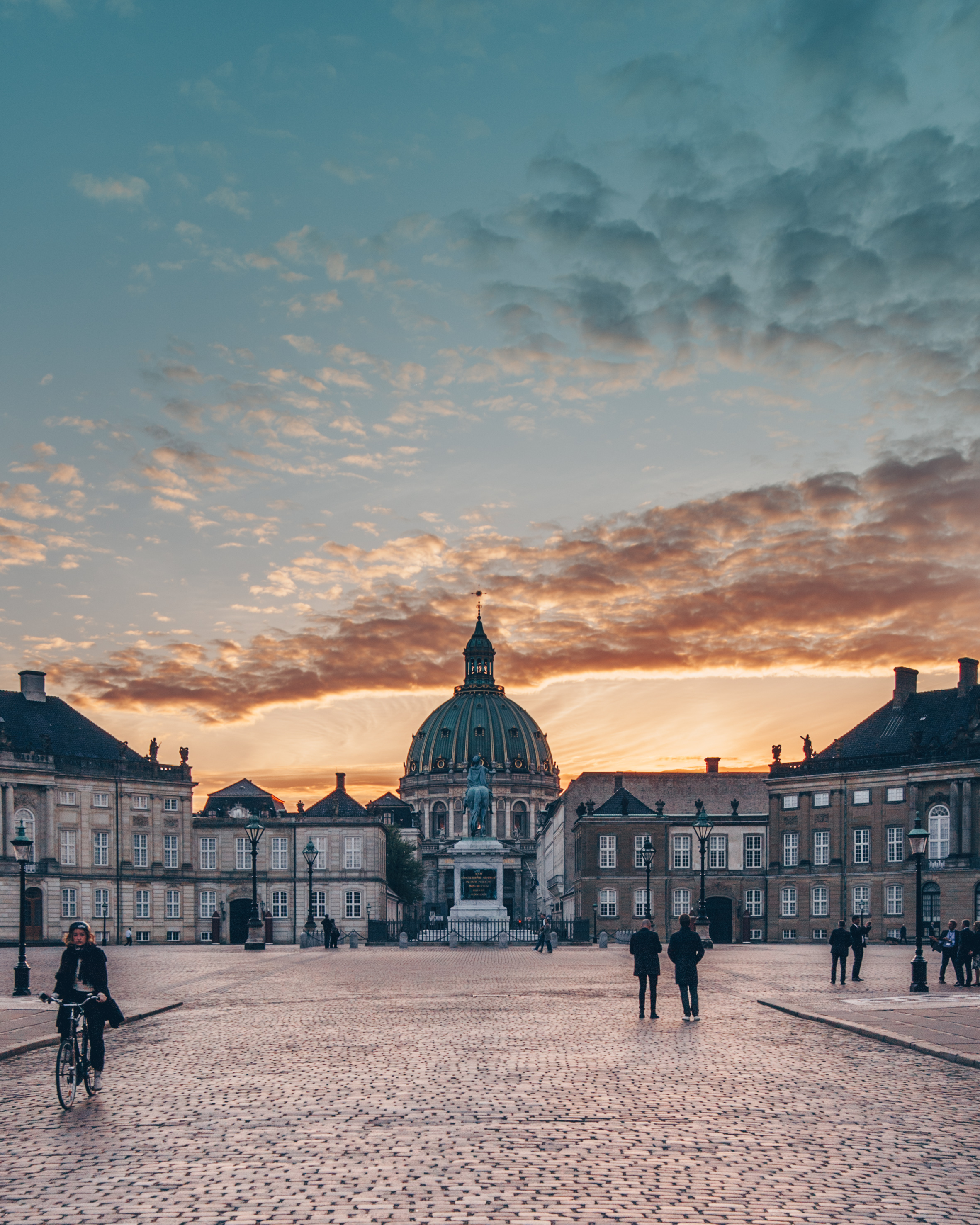 Amalienborg at dusk