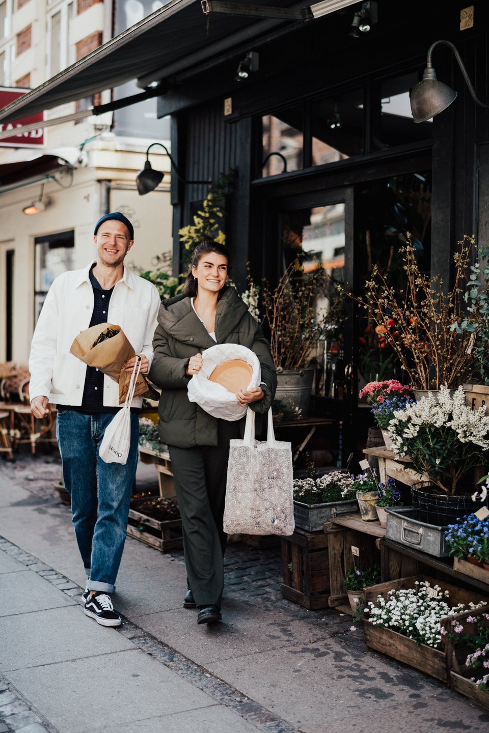 Couple shopping on Værnedamsvej, Copenhagen