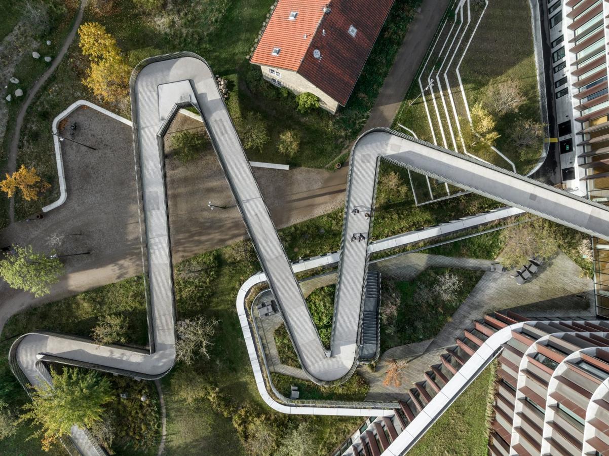 The bike lane at the Mærsk Tower and Panum Institute