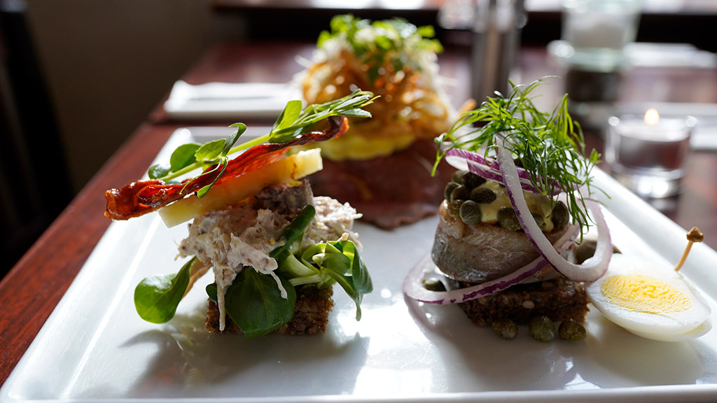 Smørrebrød ved Kong Volmer Smørrebrødsrestaurant i Odense, Danmark