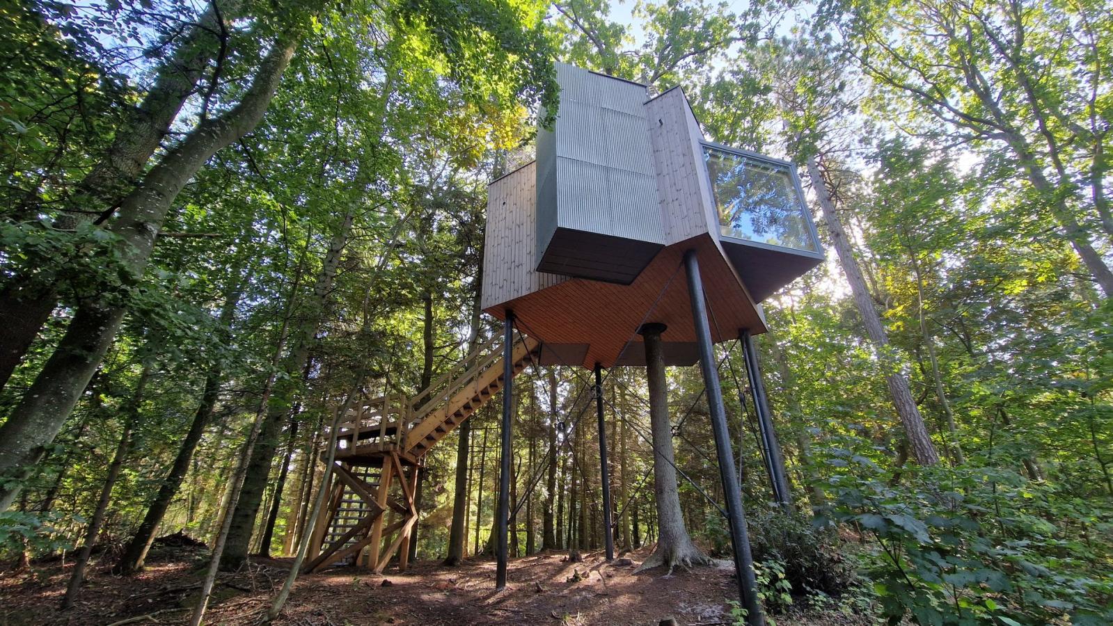 Løvtag - Tretopp-hytte i Himmerland