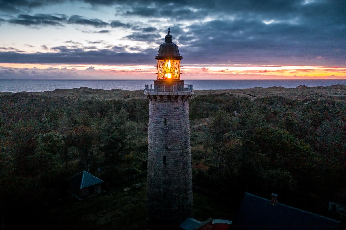 Lodbjerg Fyr i solnedgang