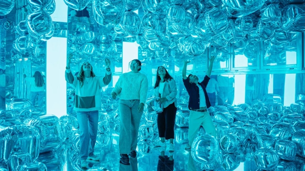 Kids having fun immersive room at IKONO Copenhagen