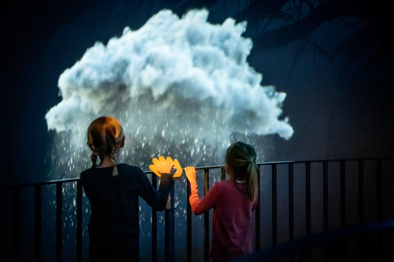 Kinderen beleven het Naturkraft museum in Ringkøbing in Denemarken