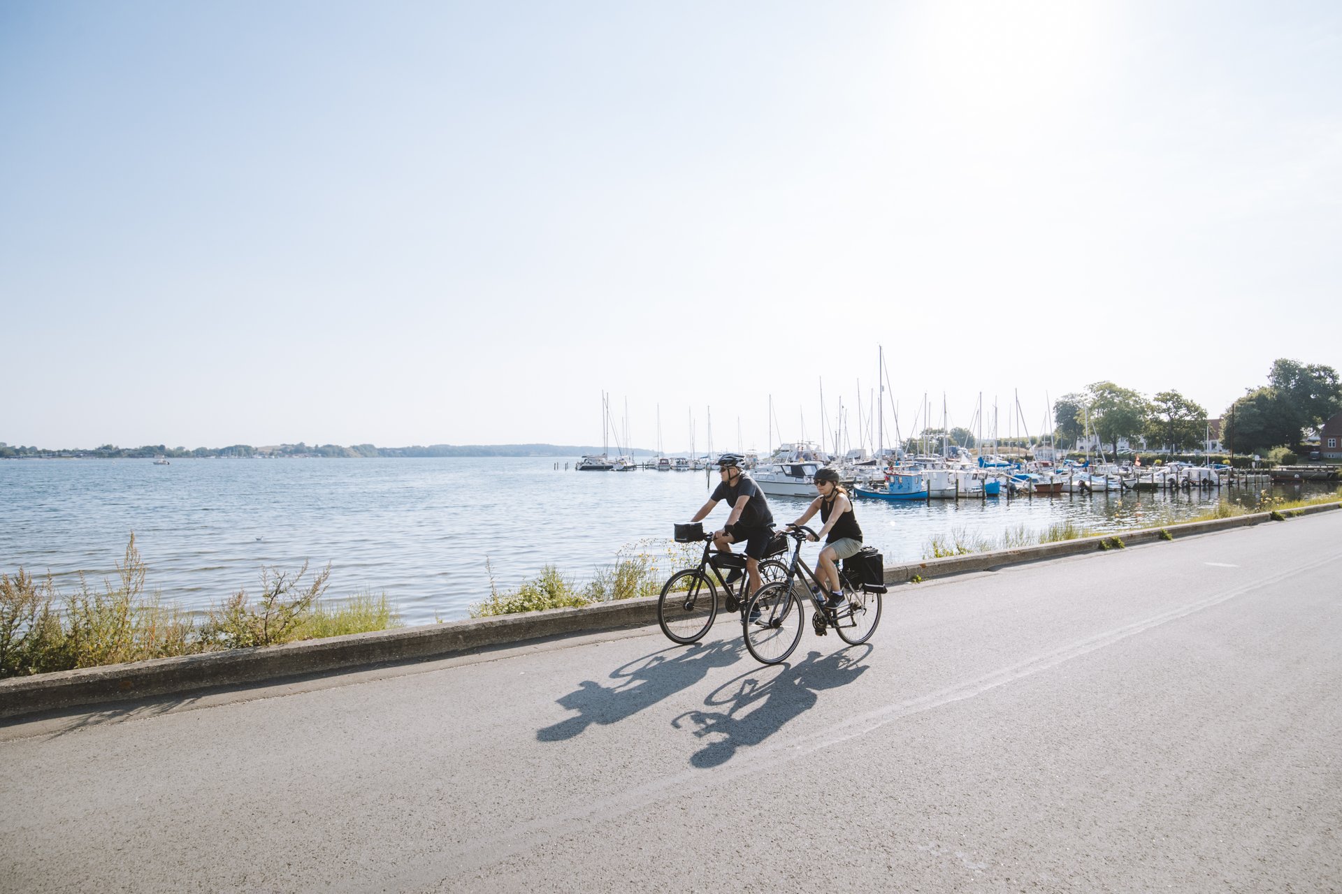 Fahradfahrendes Paar in Sønderjylland