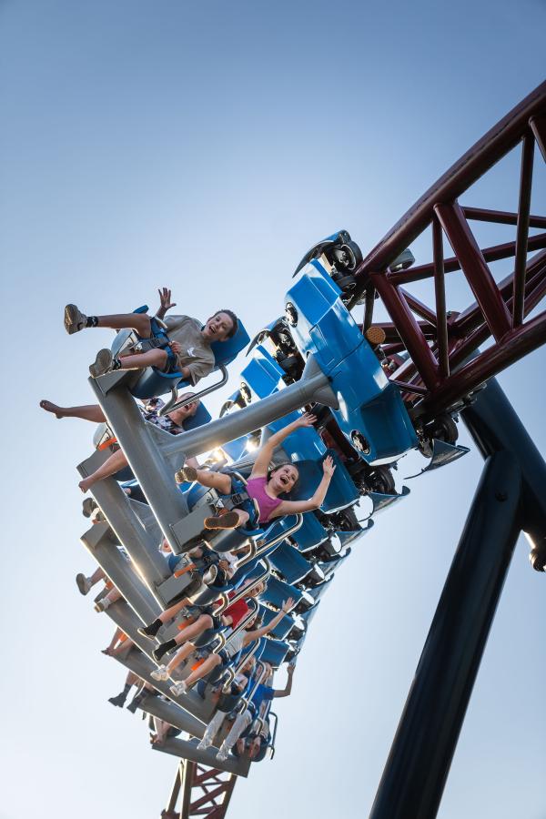 Barn i karusell i Djurs Sommerland fornøyelsespark ved Aarhus