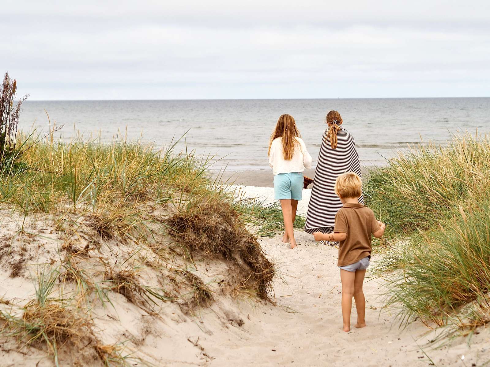 Aan het strand van Hou, aan de Oostzeekust van Jutland in Denemarken.