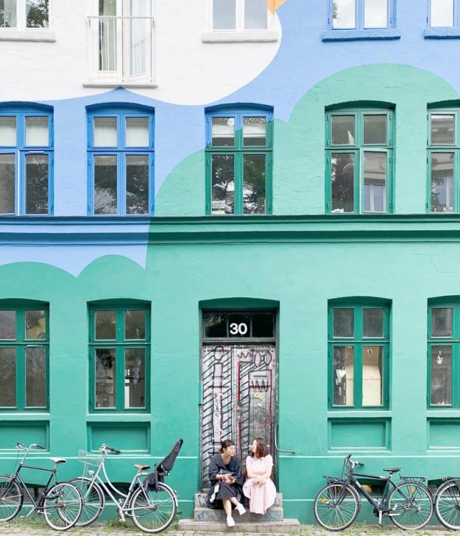 A creative mural on a building in Sankt Hans Gade in Copenhagen.