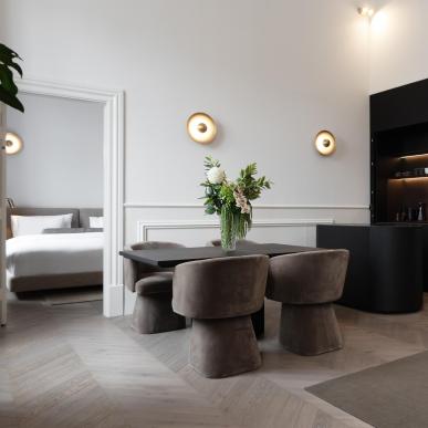 HILLIGER SUITE LIGHTER