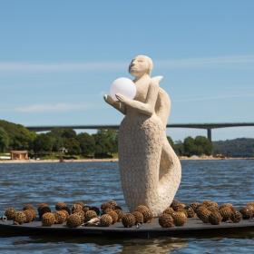 At the Floating Art exhibition you can experience art installations while kayaking in the harbour of Vejle